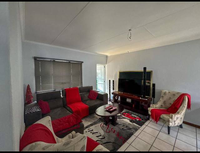 2 BEDROOM APARTMENT FOR SALE IN ALBERTON